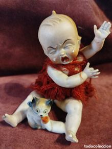Antiquitäten: Biscuit de niño llorando porque el gatito le coge el biberón